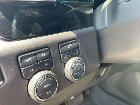 Used 2023 Chevrolet Silverado 1500 LT Trail Boss w/ LPO, Dark Essentials Package AWD/4WD image 15