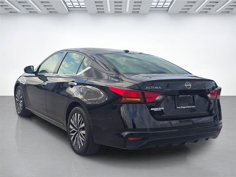 Used 2023 Nissan Altima 2.5 SV image 5