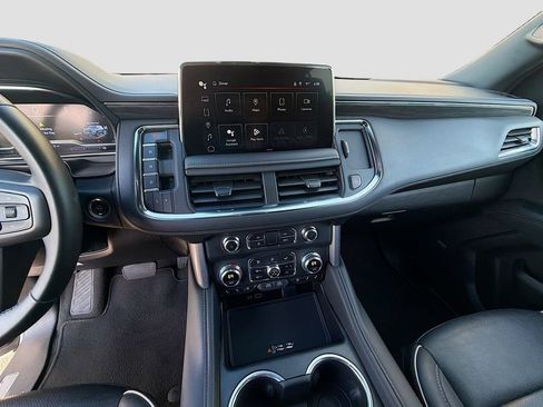 Used 2024 GMC Yukon XL SLT AWD/4WD image 28