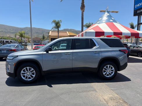 Used 2023 Chevrolet Traverse LS FWD image 5