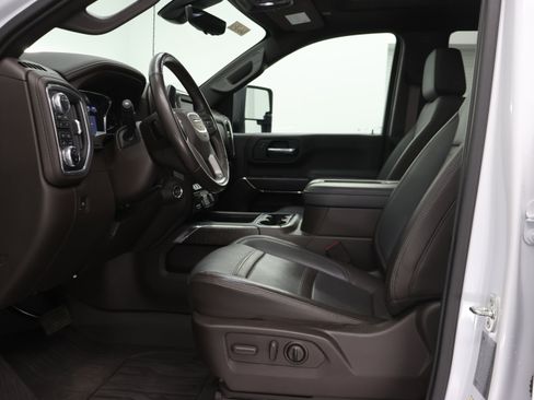 Used 2022 GMC Sierra 3500 Denali w/ Denali Ultimate Package AWD/4WD image 8