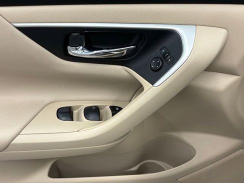 Used 2016 Nissan Altima 2.5 S w/ Power Driver Seat Package FWD image 10