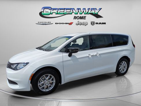 New 2026 Chrysler Voyager LX image 4