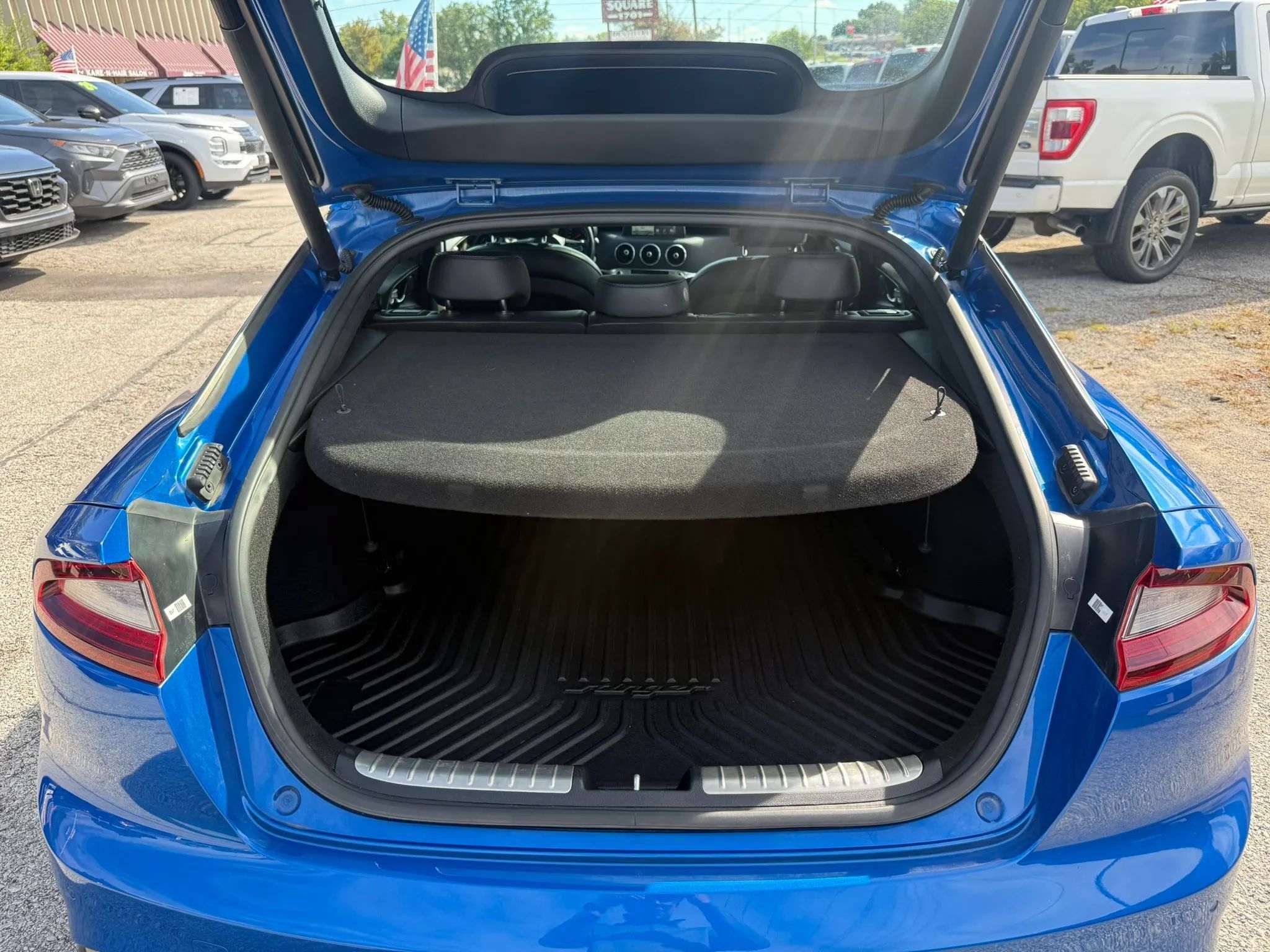 Used 2018 Kia Stinger GT2 AWD/4WD image 9