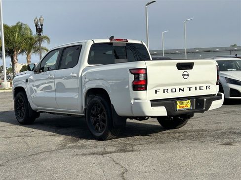 New 2026 Nissan Frontier SV image 2