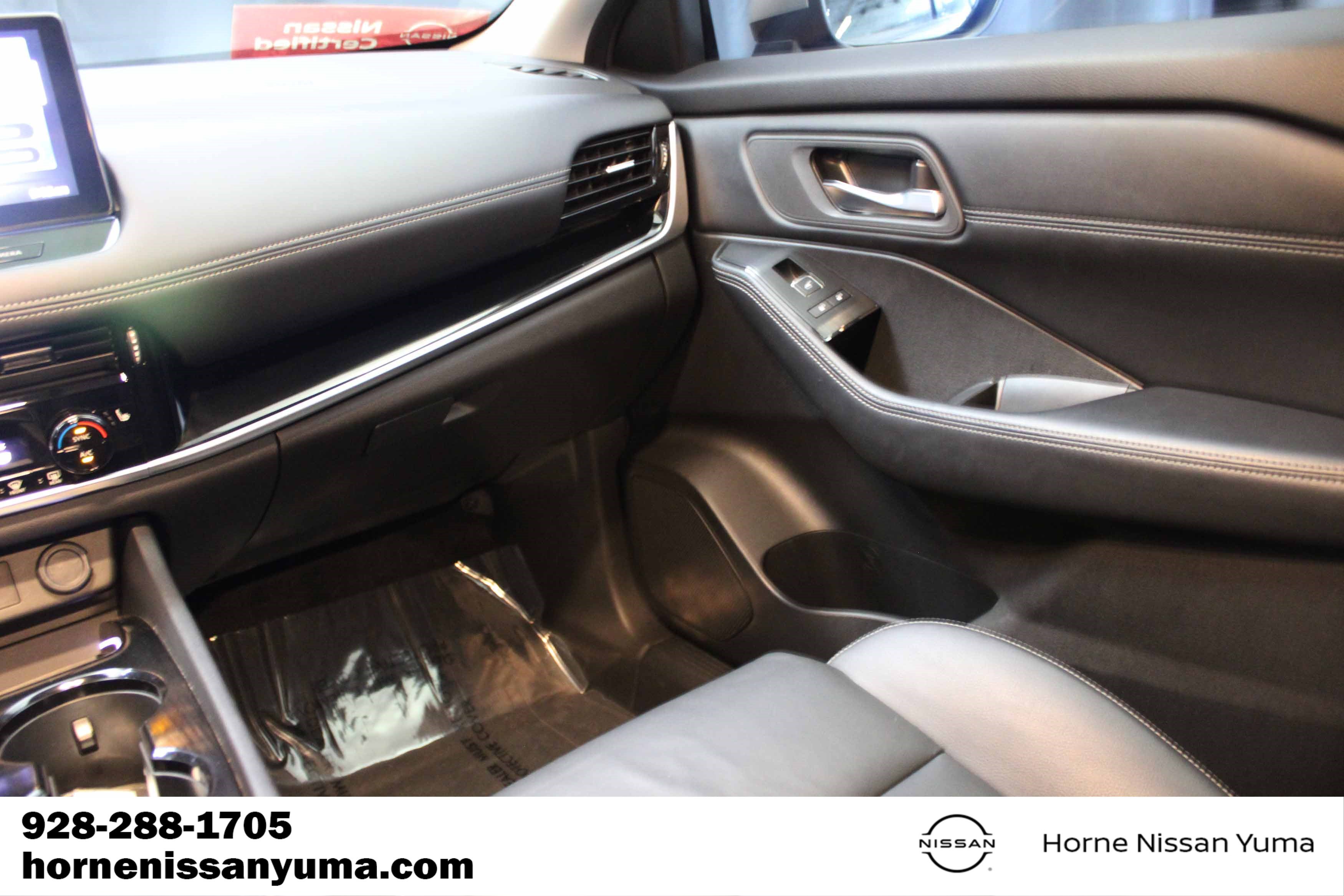 Certified 2024 Nissan Rogue SL FWD image 12