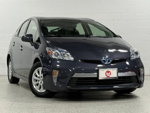 Used 2015 Toyota Prius Prime Plug-In Hybrid FWD image 4