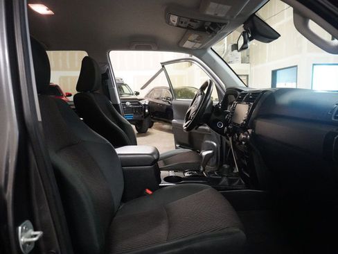 Used 2020 Toyota 4Runner TRD Off-Road image 6