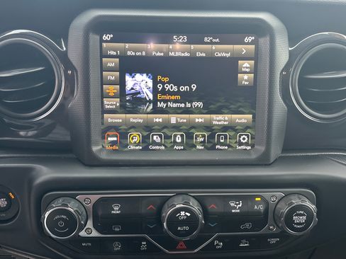 Used 2022 Jeep Wrangler Unlimited Sport AWD/4WD image 29