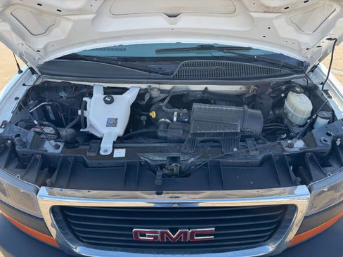 Used 2017 GMC Savana 2500 image 21