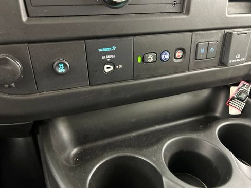 Used 2025 Chevrolet Express 2500 LT w/ LT Preferred Equipment Group RWD image 19