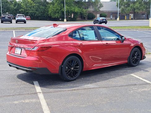 New 2025 Toyota Camry SE image 5