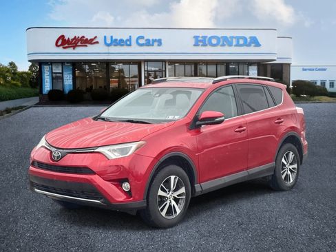 Used 2017 Toyota RAV4 XLE image 1