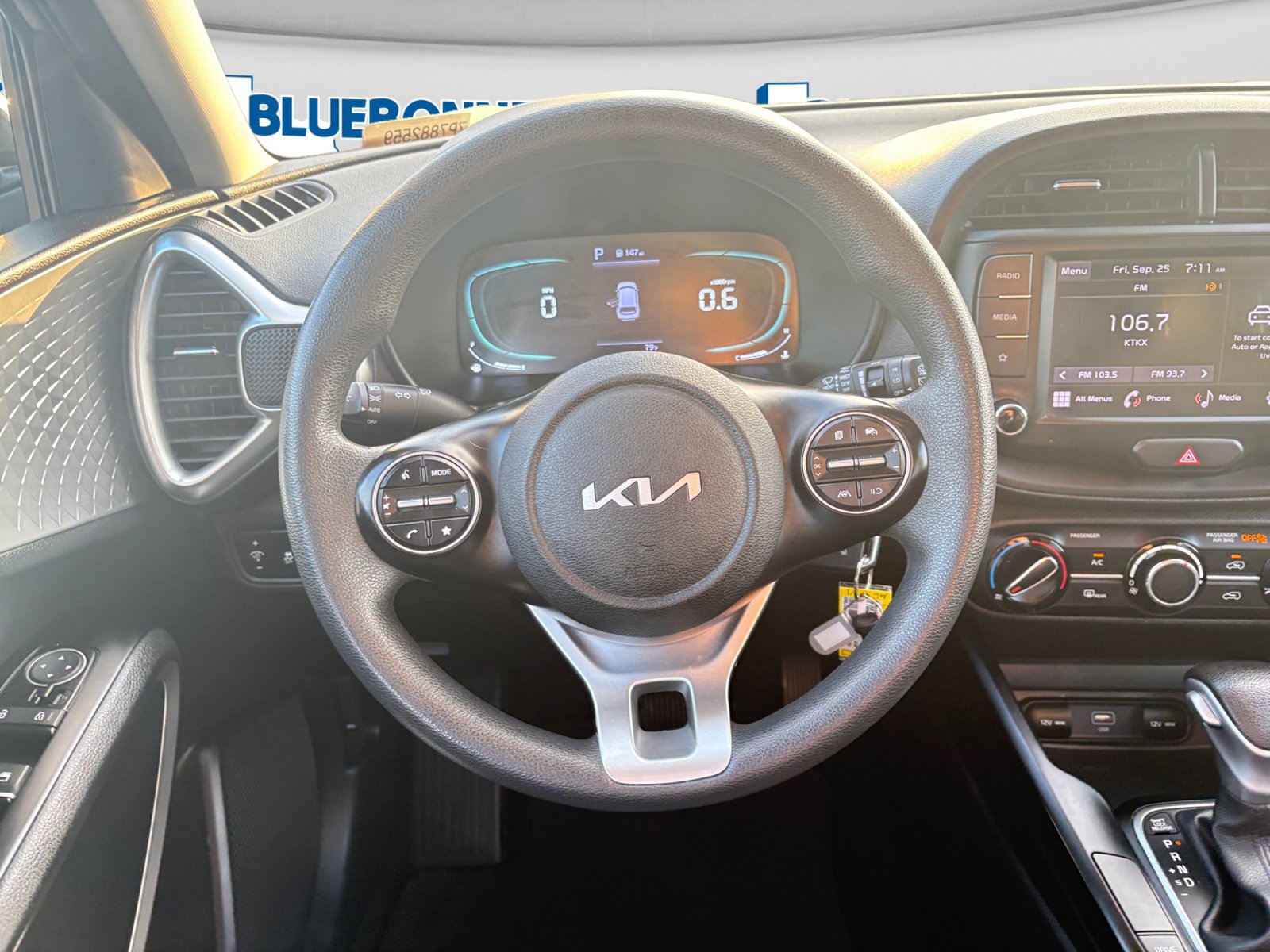 Used 2023 Kia Soul LX w/ LX Technology Package FWD image 13
