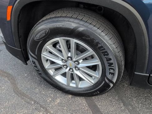 Used 2022 Chevrolet Traverse LT FWD image 17