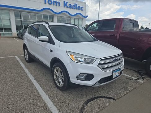 Used 2018 Ford Escape SE w/ Ford Safe & Smart Package AWD/4WD image 2