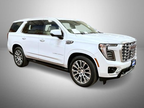 Used 2026 GMC Yukon Denali w/ Sun & Power Step Package image 3