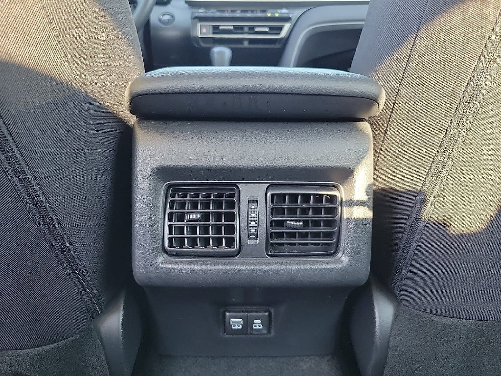 Used 2025 Toyota Camry LE FWD image 10
