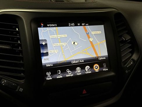 Used 2016 Jeep Cherokee Trailhawk image 15