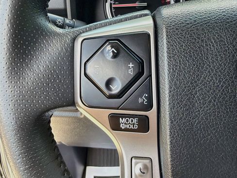 Used 2022 Toyota 4Runner Limited AWD/4WD image 35