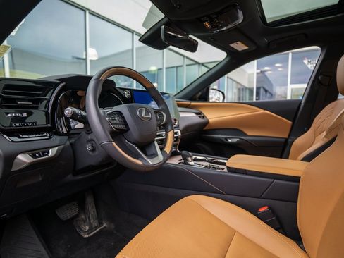 Used 2024 Lexus RX 350 Premium image 12