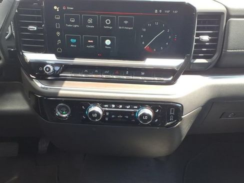 Used 2024 GMC Sierra 1500 SLT AWD/4WD image 18