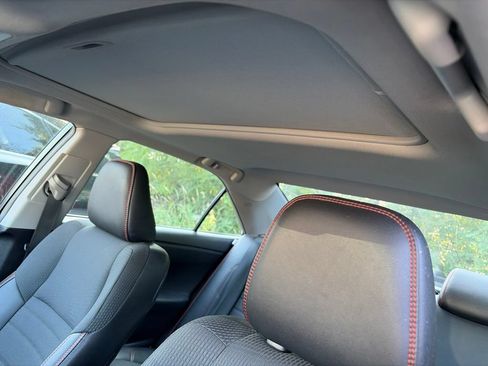 Used 2016 Toyota Camry SE w/ Moonroof Package FWD image 5