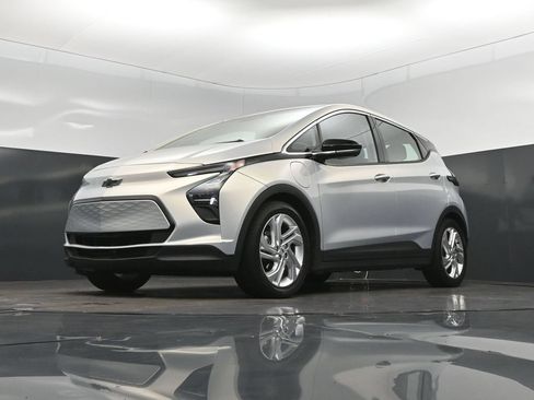 Used 2022 Chevrolet Bolt LT FWD image 38