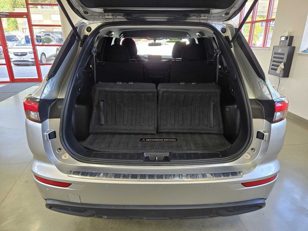 Used 2022 Mitsubishi Outlander ES AWD/4WD image 29