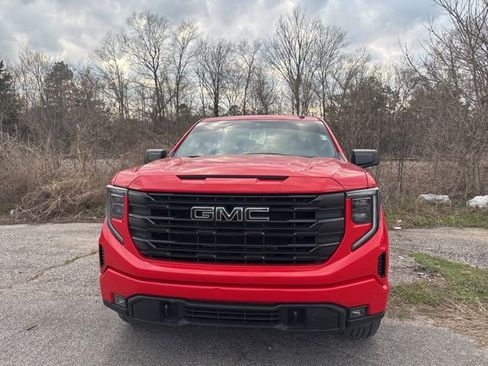 Used 2023 GMC Sierra 1500 Elevation w/ LPO, Elevation Black Package image 2