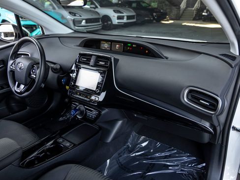 Used 2021 Toyota Prius Prime LE FWD image 55