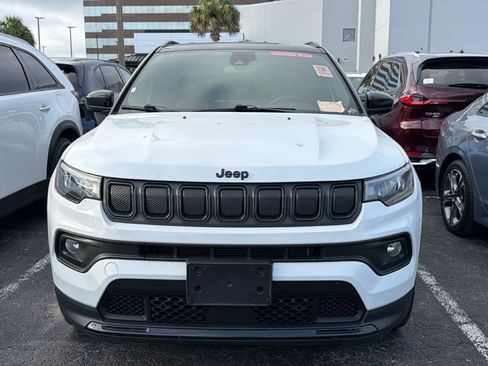 Used 2022 Jeep Compass Latitude FWD image 2