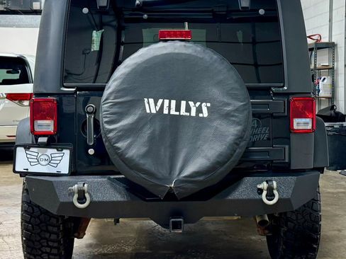 Used 2016 Jeep Wrangler Sport AWD/4WD image 7