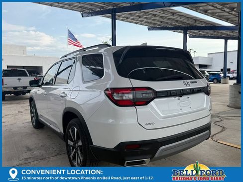 Used 2023 Honda Pilot Touring image 3