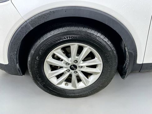 Used 2019 Kia Sorento FWD image 8