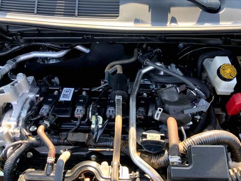 Used 2025 Nissan Kicks SV w/ SV Premium Package FWD image 32