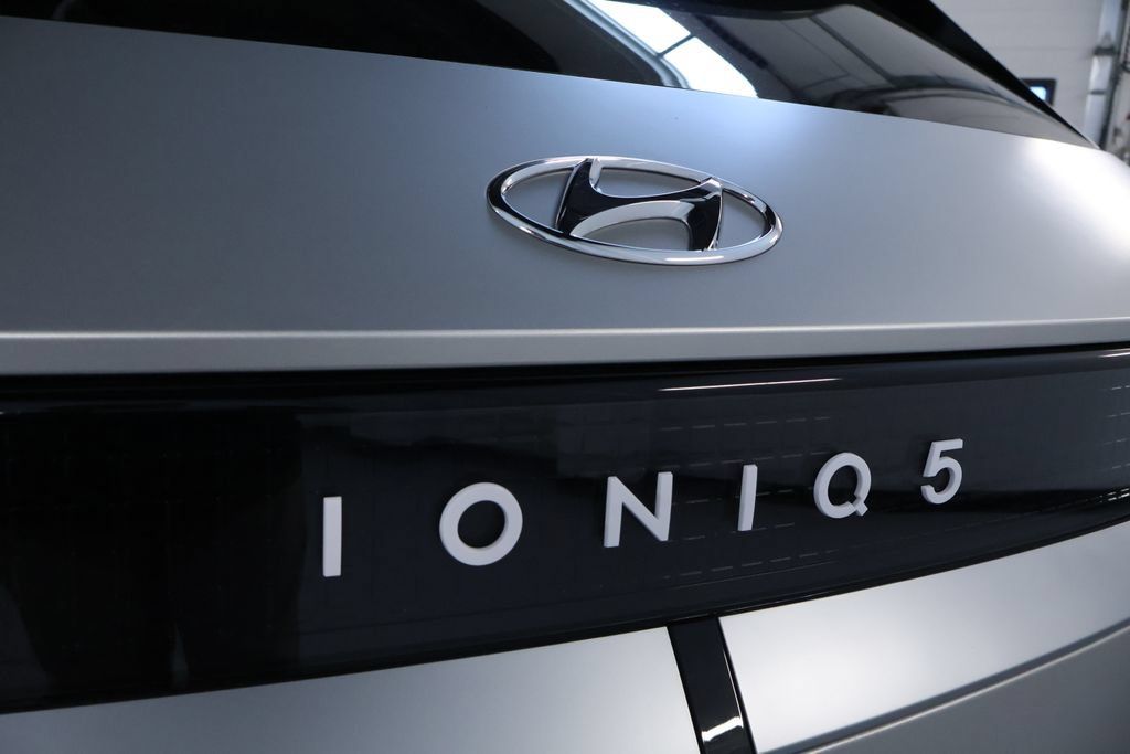 Used 2024 Hyundai Ioniq 5 SEL AWD/4WD image 9