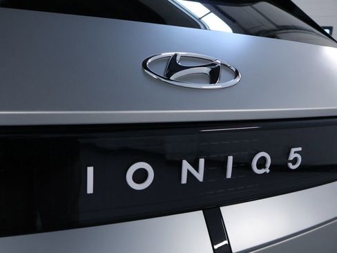 Used 2024 Hyundai Ioniq 5 SEL AWD/4WD image 9