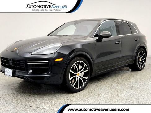 Used 2020 Porsche Cayenne Turbo image 1