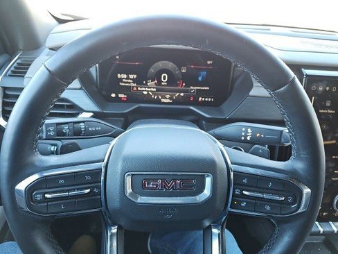 Used 2024 GMC Acadia Elevation image 20