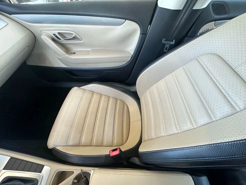 Used 2014 Volkswagen CC Sport image 10