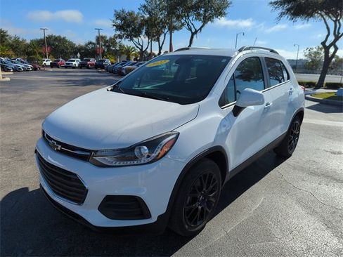 Used 2022 Chevrolet Trax LT w/ Sport Edition image 9