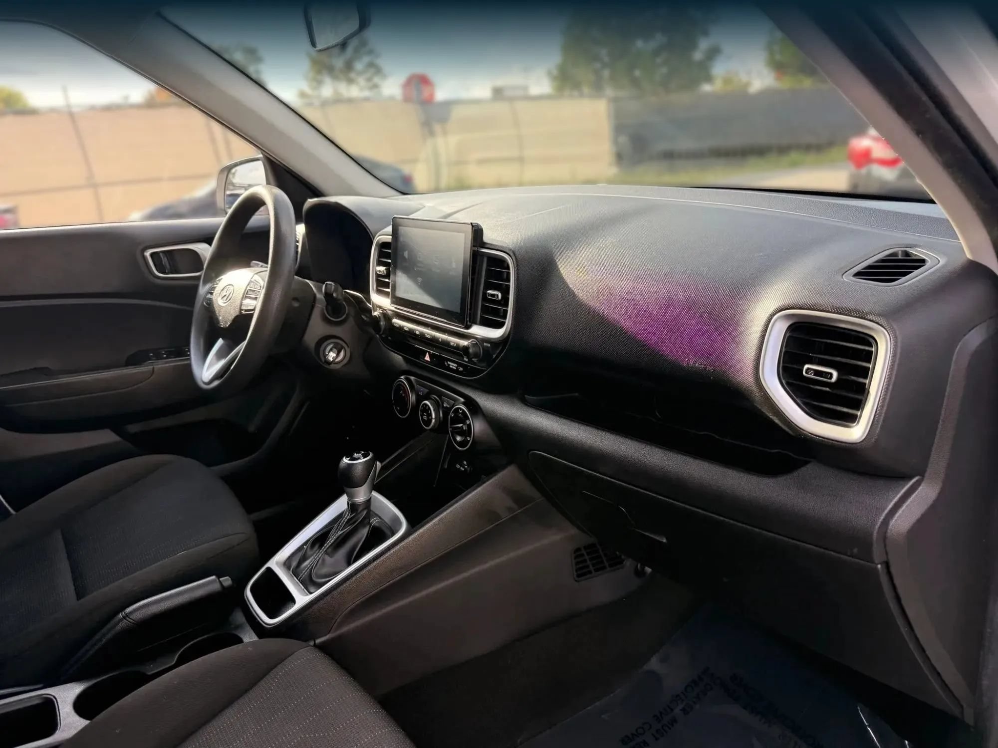 Used 2021 Hyundai Venue SE FWD image 19