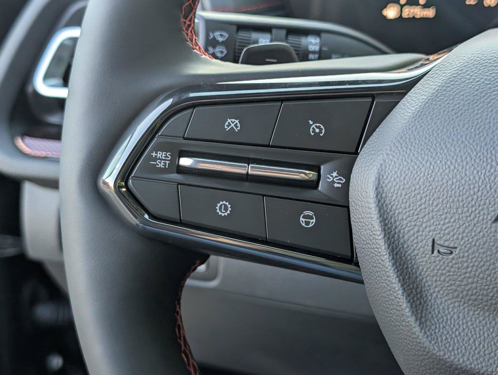 New 2027 Chevrolet Traverse RS FWD image 30