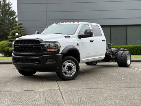 Used 2023 RAM 5500 Tradesman w/ Ambulance Prep Group AWD/4WD image 4