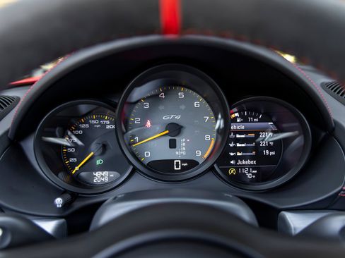 Certified 2023 Porsche 718 Cayman GT4 RWD image 43