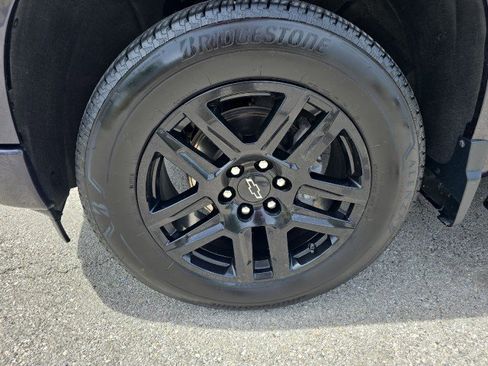 Used 2023 Chevrolet Silverado 1500 Custom RWD image 9