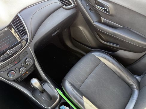 Used 2017 Chevrolet Trax LT w/ Driver Confidence Package image 21