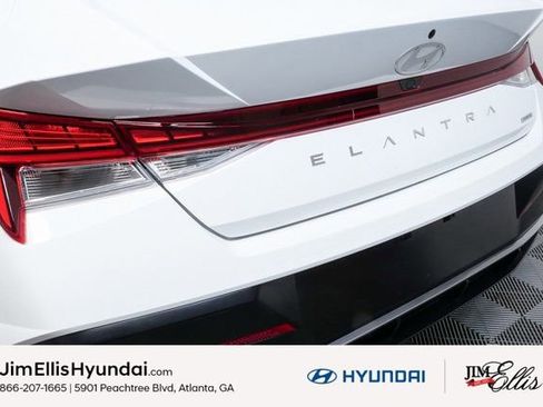 Certified 2025 Hyundai Elantra Limited image 35