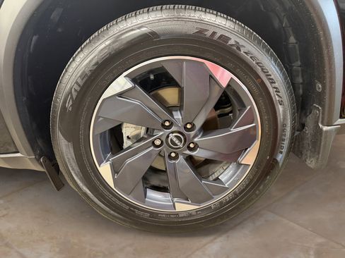 Used 2025 Nissan Rogue SV FWD image 26